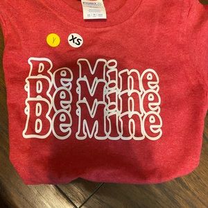 NWOT YOUTH GRAPHIC TEE